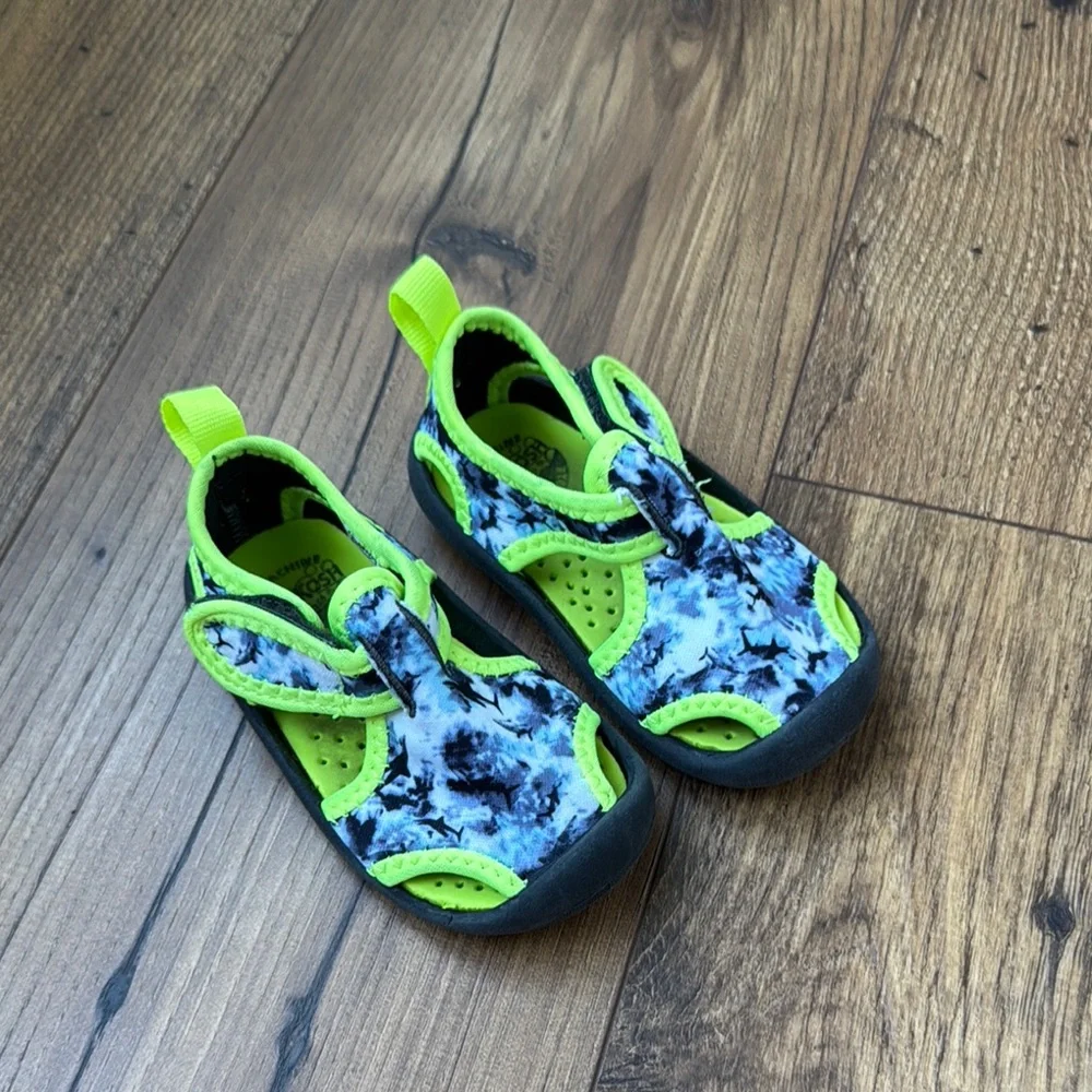 Oshkosh B’gosh baby water shoes, size 4